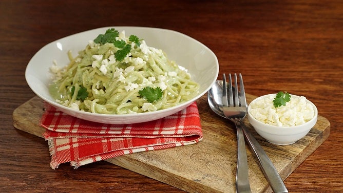 Espagueti en salsa de cilantro y poblano | Recetas Nestlé