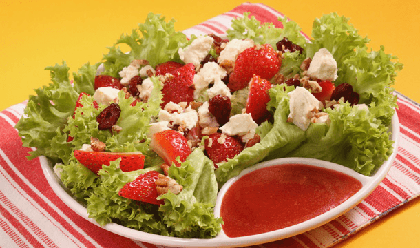 Ensalada de lechuga fresca con queso | Recetas Nestlé