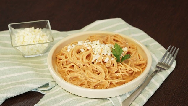 Espagueti con salsa de chipotle | Recetas Nestlé