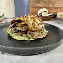 Tostadas de Hongos con Salsa de Aguacate