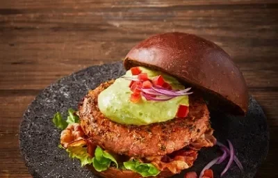 Hamburguesa de atún con guacamole