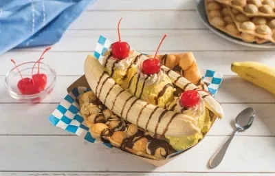 Bubble waffle banana split