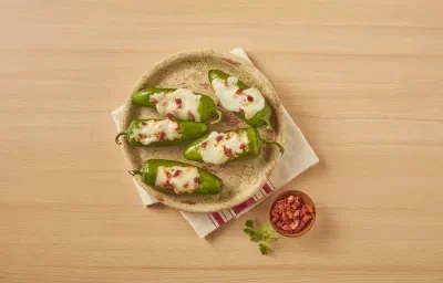 Jalapeños rellenos de choriqueso