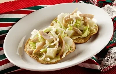 Tostadas de salpicon de pollo