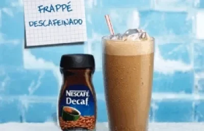 FRAPPÉ DESCAFEINADO LIGERO preparado con Café 100% Puro Soluble Descafeinado NESCAFÉ® DECAF®.