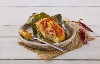 Tamales rojos con pollo