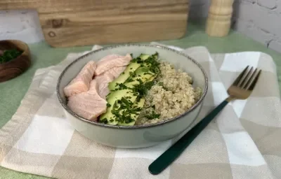 Salmón Quinoa Bowl