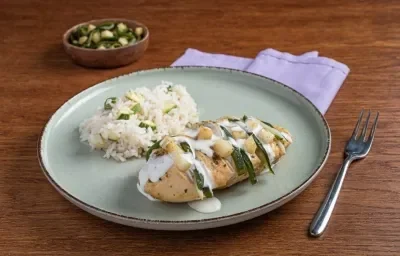 Abanico de Pollo relleno de Rajas con Crema