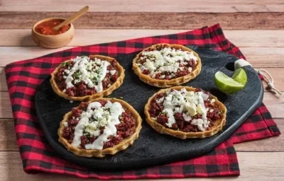 Sopes de Chicharrón