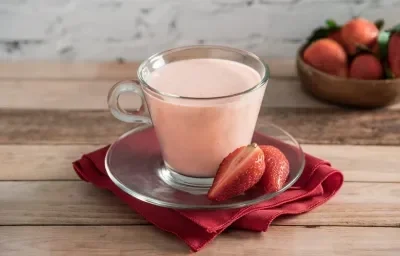 Atole de Fresas con Crema