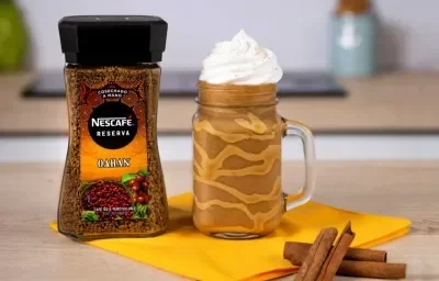 FRAPPÉ de CAFÉ con DULCE de LECHE preparado con NESCAFÉ® Reserva Oahan