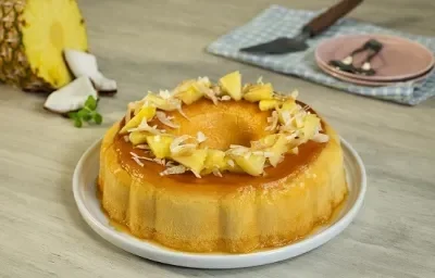 Flan de piña colada