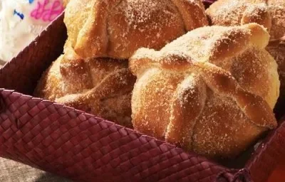 Pan de muerto con ralladura de naranja