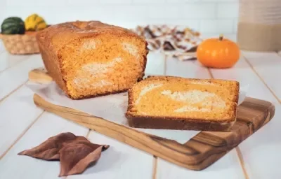 PUMPKIN BREAD preparado con Leche Evaporada CARNATION® CLAVEL®