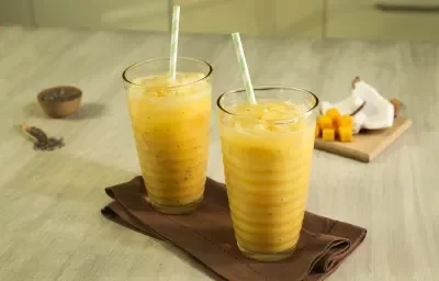 Agua de mango, coco y chía