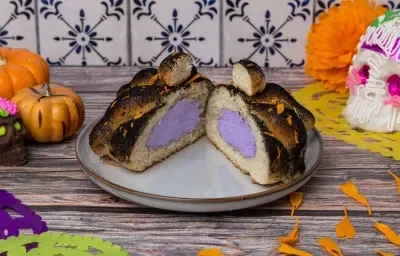 Pan de Muerto Negro