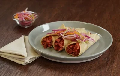 TAQUITOS DE CERDO CON ACHIOTE