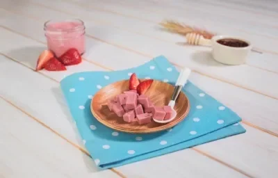 GELATINA de FRESAS con CEREAL preparada con GERBER®