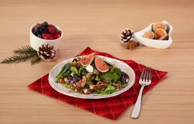 Ensalada con vinagreta de frutos rojos y anís