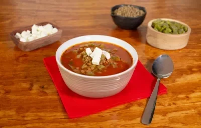 Sopa de lentejas con nopales