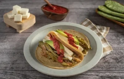 Tacos de Nopal con Queso