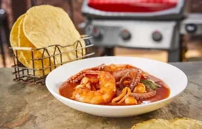 Mixiote de mariscos