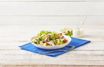 Ensalada con aderezo de menta y jengibre