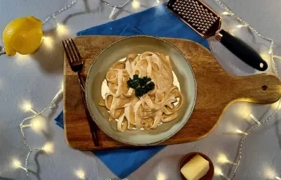 Pasta en Crema de Limón y Ajo