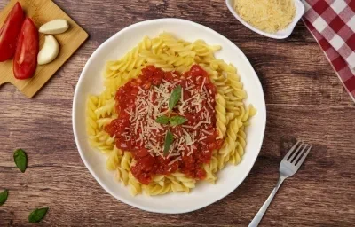 Fusilli en Salsa Estilo Pomodoro