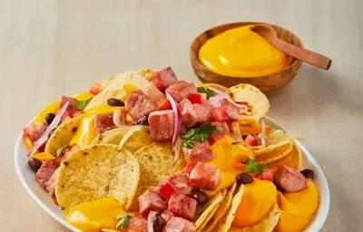 Nachos con carnitas de atún