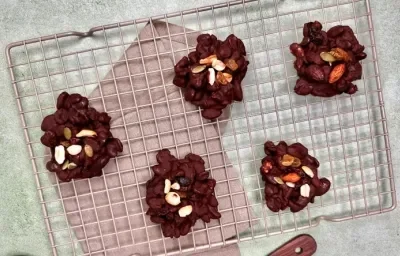 Enjambres de chocolate con frutos secos