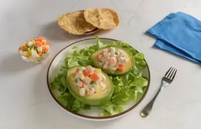 Aguacates Rellenos con Surimi