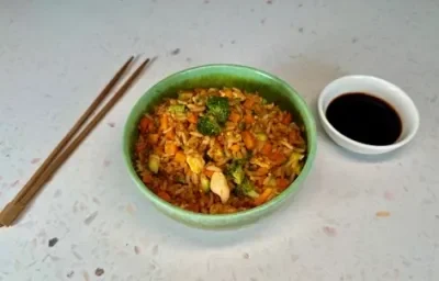 Arroz Frito con Sobras Arroz Frito con Sobras