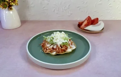 Tostadas de Tinga de Pollo