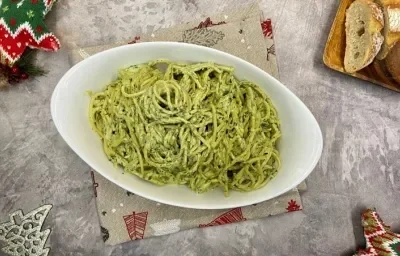 Pasta con Crema de Cilantro y Queso