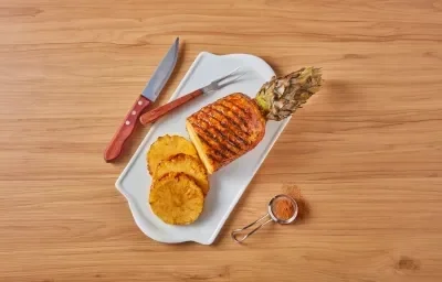 Piña con canela al asador