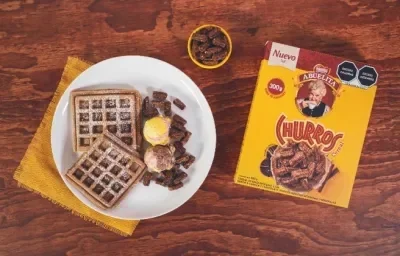 CHURRO WAFFLES preparados con Cereal ABUELITA® Churros