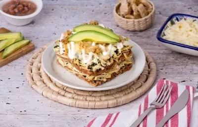 Pastel Azteca de Frijoles de la Olla