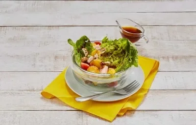 Ensalada con vinagreta de mandarina