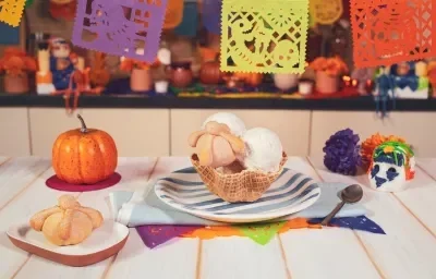 HELADO de PAN de MUERTO preparado con Leche Condensada LA LECHERA®