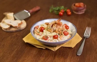 Pasta con queso y camarones