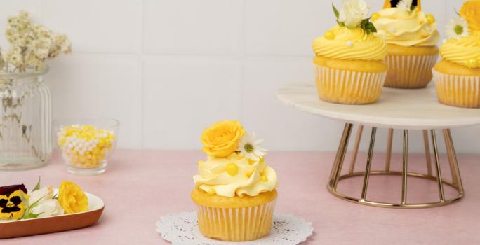 Cupcakes con Flores Amarillas