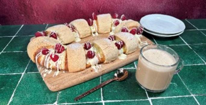 Rosca de Reyes con Chocolate y Frambuesas