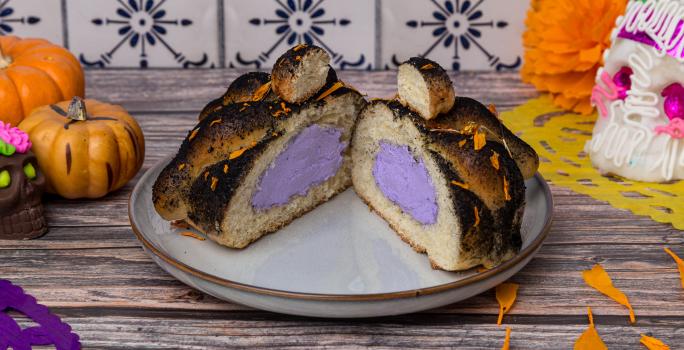 Pan de Muerto Negro