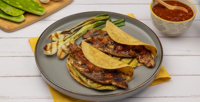 Tacos de Costilla con Nopales