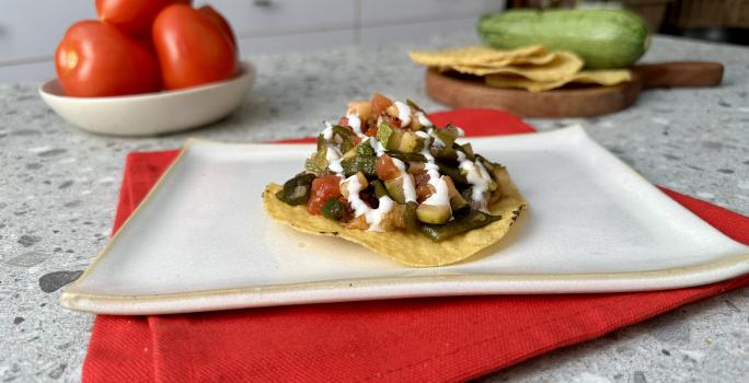 Tostadas de Calabacitas con Rajas