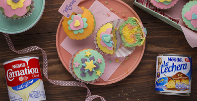 Cómo hacer Cupcakes Arcoiris con Fondant | Recetas Nestlé