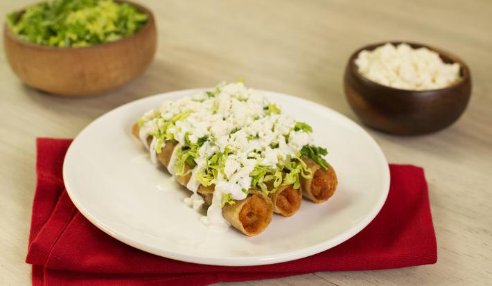 Tacos dorados de chicharrón