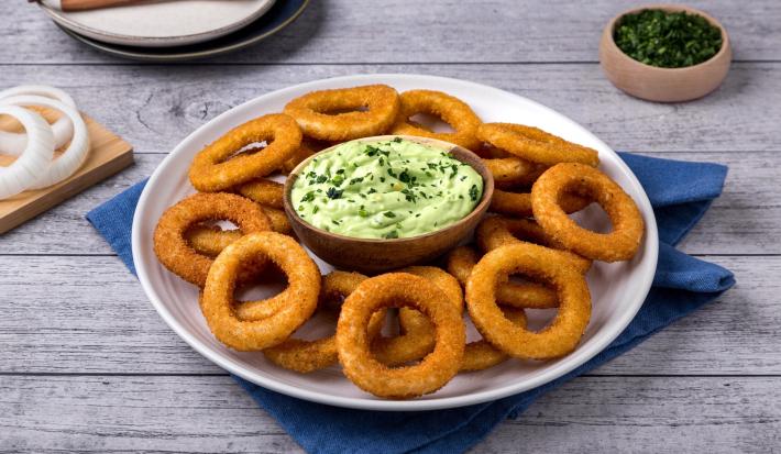 Aros de Cebolla en Air Fryer con Guacamole