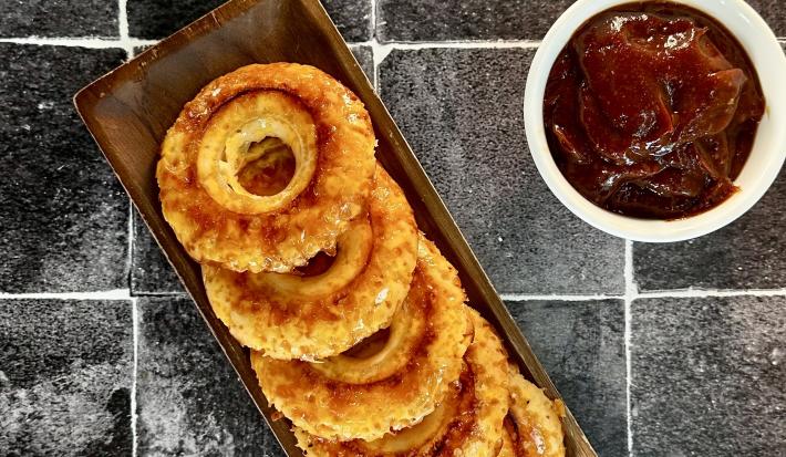 Aros de Cebolla con Costra de Queso